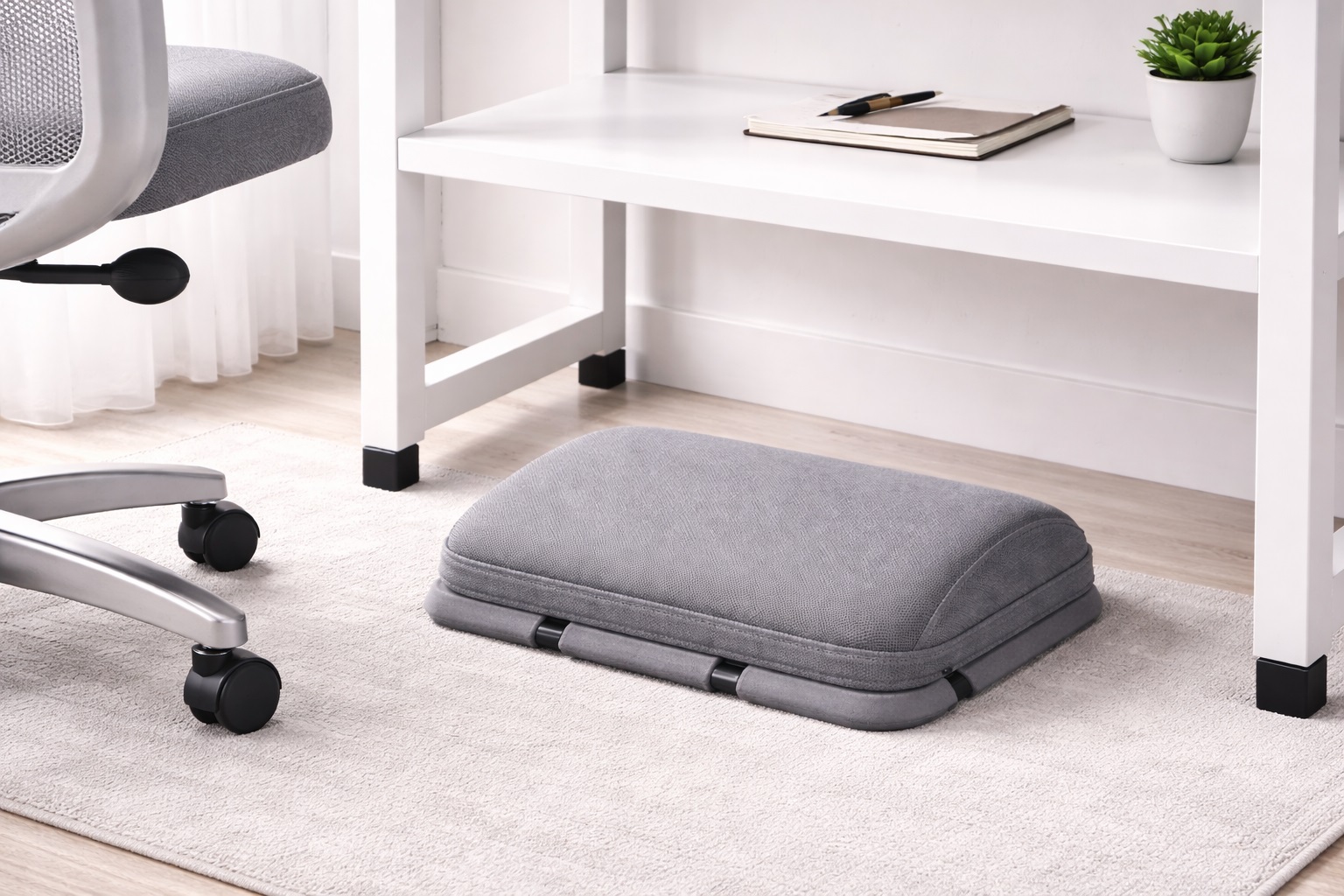 Best Foot Rest for Small Desks in 2026